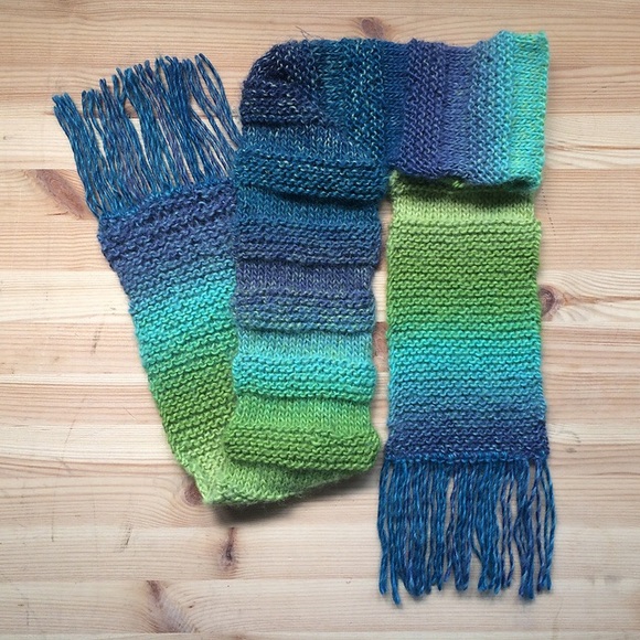 *SOLD* Hand knit warm scarf - Picture 1 of 3